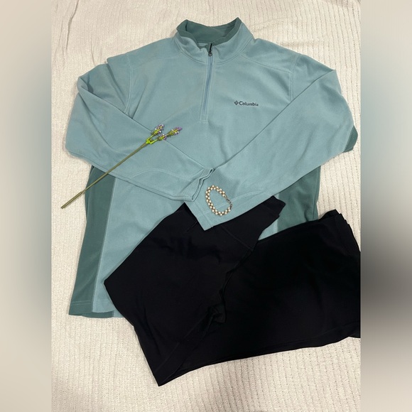 Columbia Half Zip - Picture 1 of 4